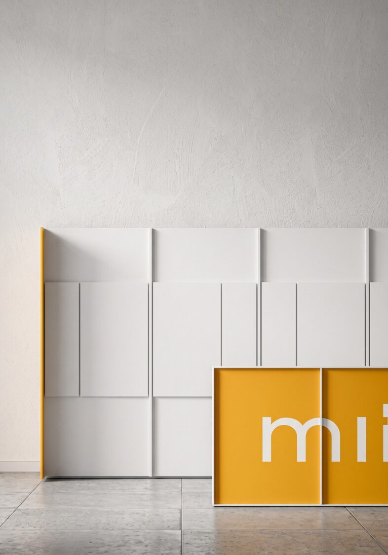 Il nuovo stand Mital, bianco con banco giallo